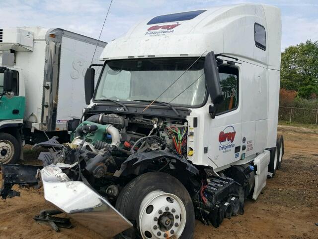 4V4NC9EH1HN979949 - 2017 VOLVO VN VNL WHITE photo 2