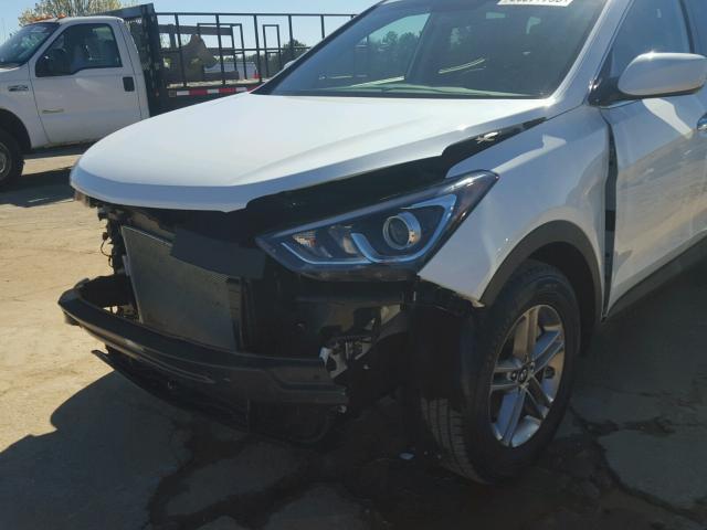 5NMZT3LB6JH076109 - 2018 HYUNDAI SANTA FE S WHITE photo 9