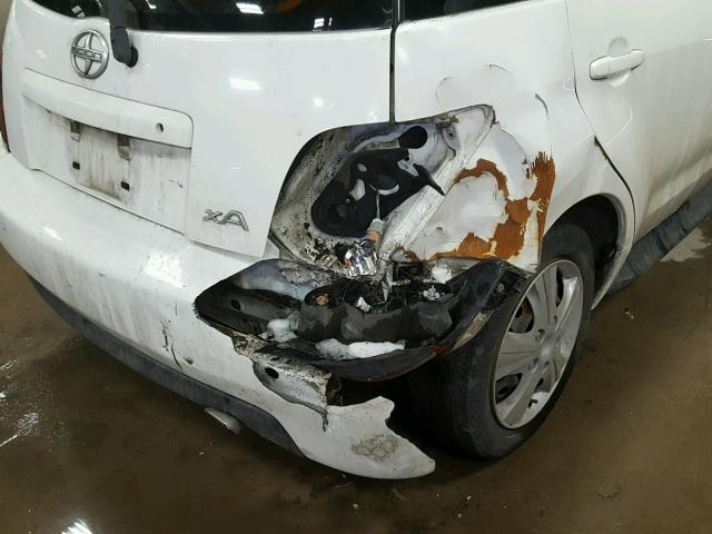JTKKT604X50082258 - 2005 TOYOTA SCION XA WHITE photo 9