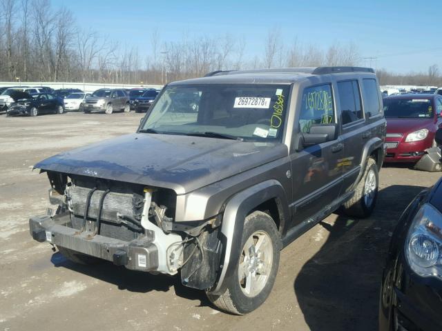 1J8HG48N26C245355 - 2006 JEEP COMMANDER TAN photo 2