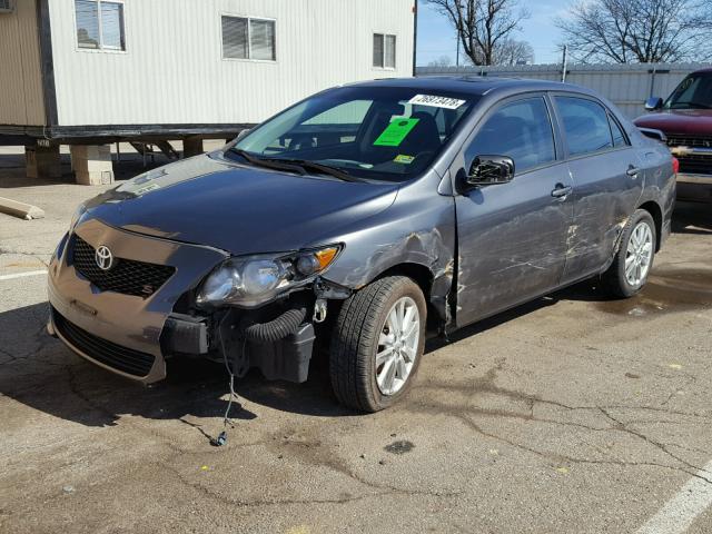 1NXBU4EE8AZ372636 - 2010 TOYOTA COROLLA BA GRAY photo 2