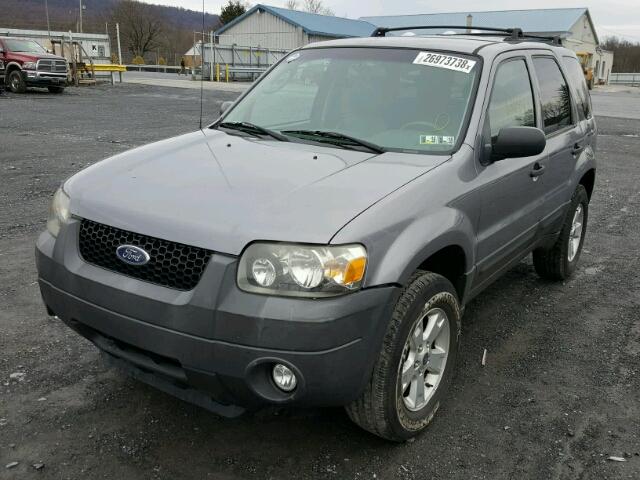 1FMYU93177KB27483 - 2007 FORD ESCAPE XLT GRAY photo 2