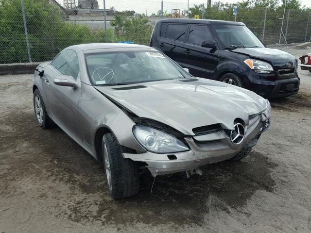 WDBWK54F17F156778 - 2007 MERCEDES-BENZ SLK 280 GRAY photo 1