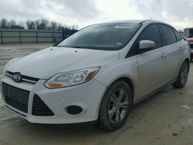 1FADP3F2XEL440603 - 2014 FORD FOCUS SE WHITE photo 2