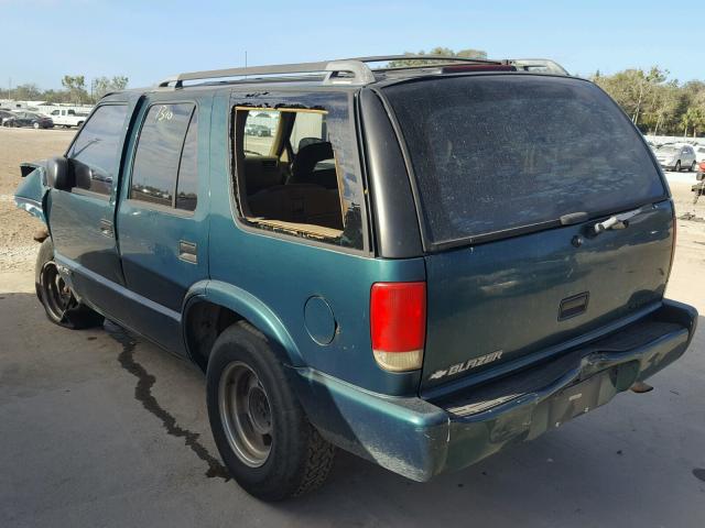 1GNCS13W0V2231917 - 1997 CHEVROLET BLAZER GREEN photo 3