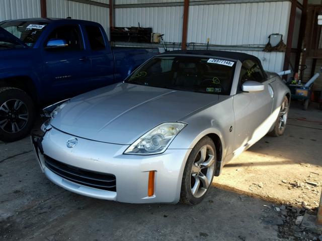 JN1AZ36A96M458121 - 2006 NISSAN 350Z ROADS SILVER photo 2