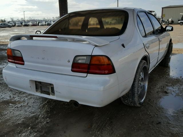 JN1CA21D6ST023262 - 1995 NISSAN MAXIMA GLE WHITE photo 4