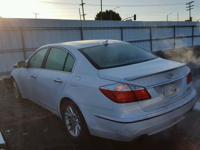 KMHGC4DE2BU128881 - 2011 HYUNDAI GENESIS 3. WHITE photo 3