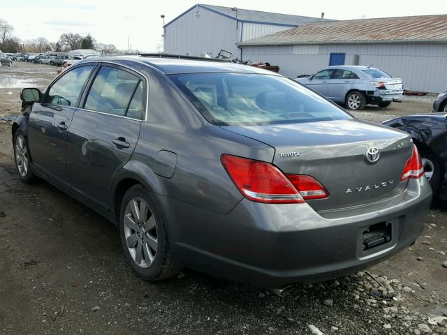 4T1BK36B15U029709 - 2005 TOYOTA AVALON XL GRAY photo 3