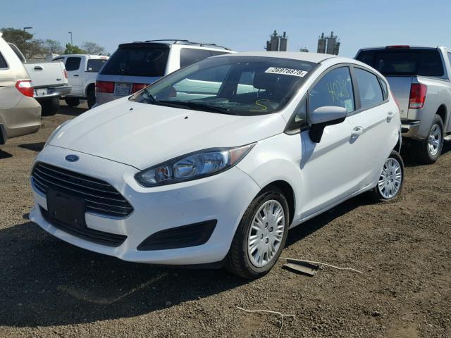 3FADP4TJ8GM127567 - 2016 FORD FIESTA S WHITE photo 2