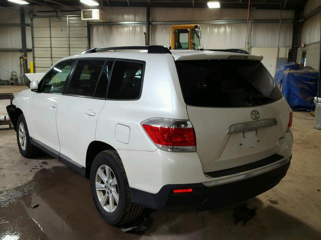 5TDBK3EH1DS195399 - 2013 TOYOTA HIGHLANDER WHITE photo 3