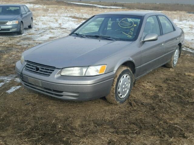 4T1BG22K6XU390986 - 1999 TOYOTA CAMRY CE GRAY photo 2