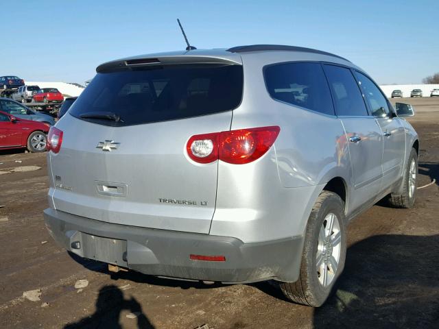 1GNER23D39S102150 - 2009 CHEVROLET TRAVERSE L SILVER photo 4