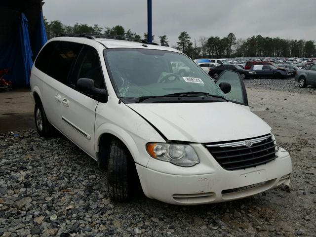 2A4GP54L17R235660 - 2007 CHRYSLER TOWN & COU WHITE photo 1