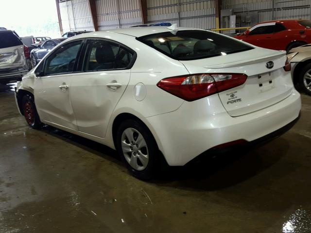 KNAFX4A64F5311519 - 2015 KIA FORTE LX WHITE photo 3