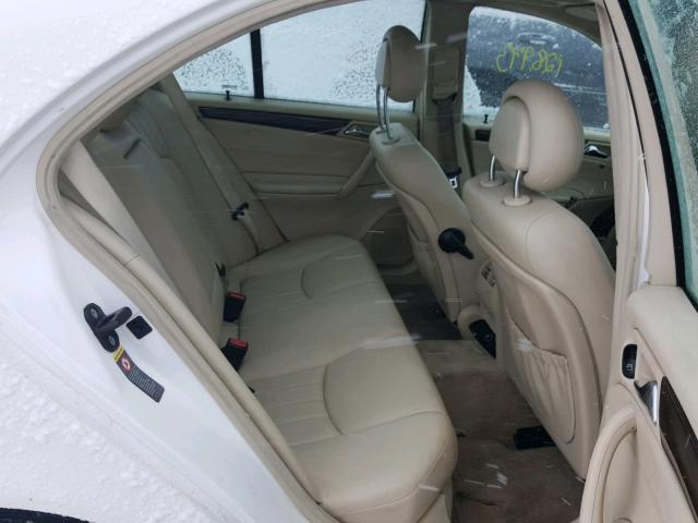 WDBRF81J65F637991 - 2005 MERCEDES-BENZ C 240 4MAT WHITE photo 6