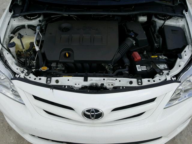 2T1BU4EE9DC995110 - 2013 TOYOTA COROLLA BA WHITE photo 7