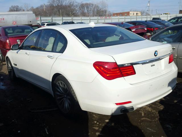 WBAKA83559CY34771 - 2009 BMW 750 I WHITE photo 3