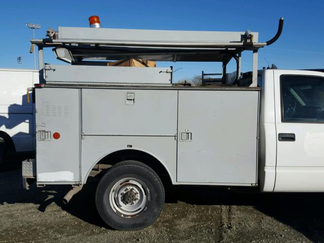 1GBGC34R8YR224743 - 2000 CHEVROLET C3500 WHITE photo 6