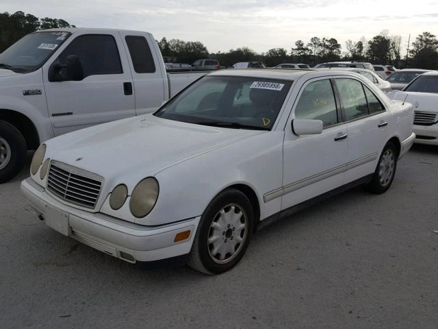 WDBJF20F7TJ007060 - 1996 MERCEDES-BENZ E 300D WHITE photo 2