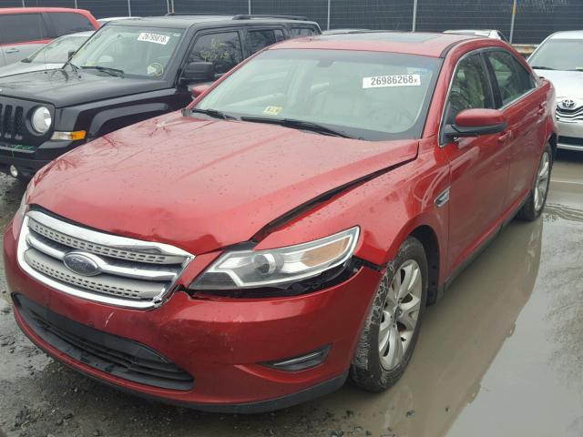 1FAHP2EWXAG108776 - 2010 FORD TAURUS SEL RED photo 2