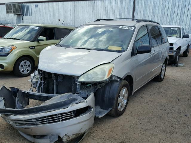 5TDZA23C14S132127 - 2004 TOYOTA SIENNA CE SILVER photo 2