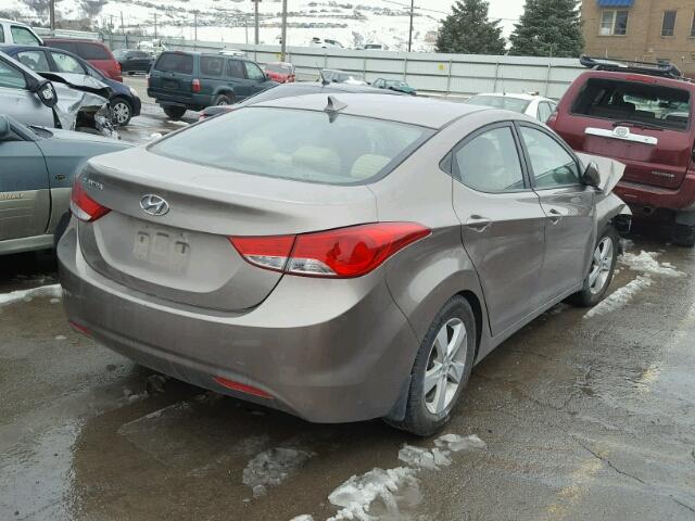 5NPDH4AE7DH399218 - 2013 HYUNDAI ELANTRA GL BROWN photo 4