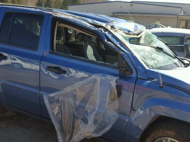 1J8FF28W07D395046 - 2007 JEEP PATRIOT SP BLUE photo 9