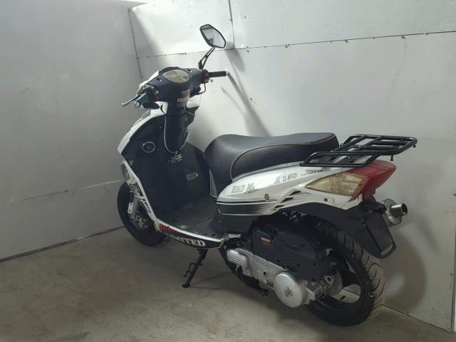 LL0TCKP63HY260048 - 2017 SCOO 150CC WHITE photo 3