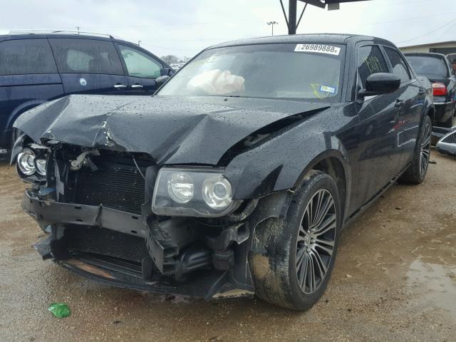 2C3CA2CV4AH329024 - 2010 CHRYSLER 300 S BLACK photo 2