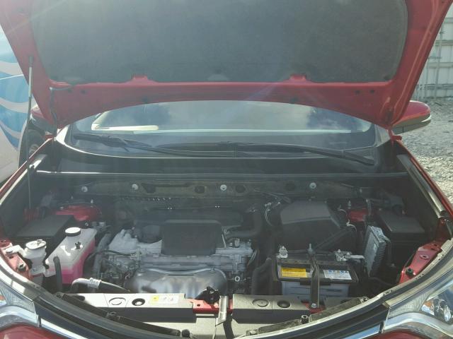 JTMWFREV5HJ124224 - 2017 TOYOTA RAV4 XLE RED photo 7