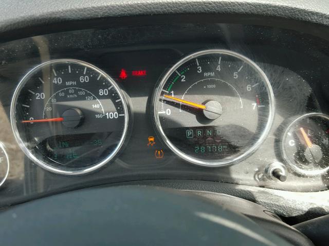 1C4BJWEG5GL210892 - 2016 JEEP WRANGLER U GRAY photo 8