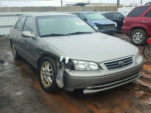 4T1BF28K11U131470 - 2001 TOYOTA CAMRY LE GRAY photo 1