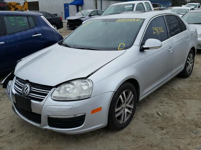 3VWSG71K56M733709 - 2006 VOLKSWAGEN JETTA 2.5 SILVER photo 2