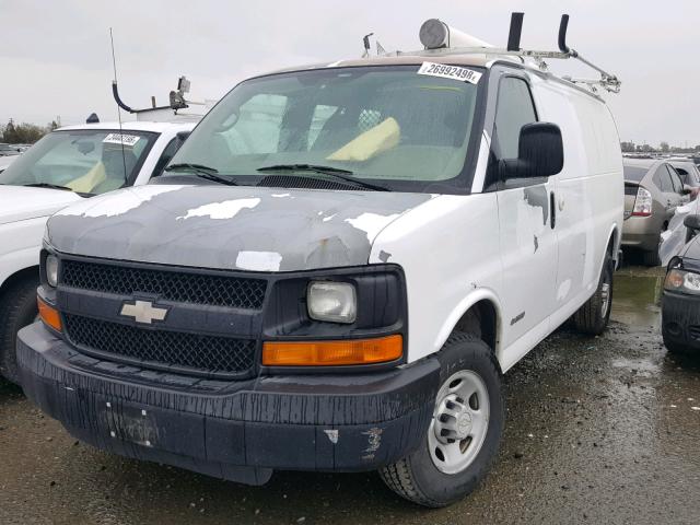 1GCGG25V661185460 - 2006 CHEVROLET EXPRESS G2 WHITE photo 2