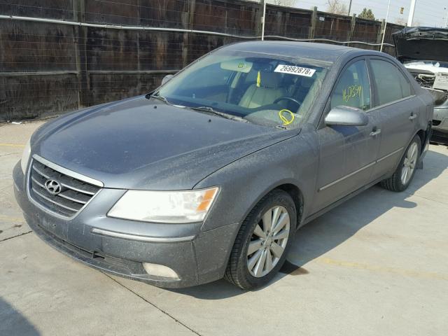 5NPEU46CX9H518619 - 2009 HYUNDAI SONATA SE CHARCOAL photo 2