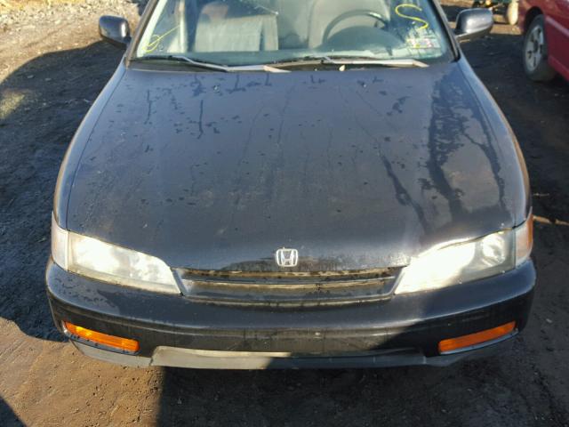 1HGCD5638SA072577 - 1995 HONDA ACCORD LX BLACK photo 9