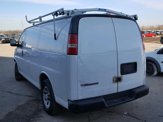 1GCUGADX7A1150161 - 2010 CHEVROLET EXPRESS G1 WHITE photo 3