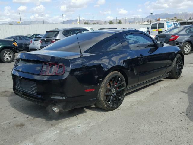 1ZVBP8AM8D5241816 - 2013 FORD MUSTANG BLACK photo 4