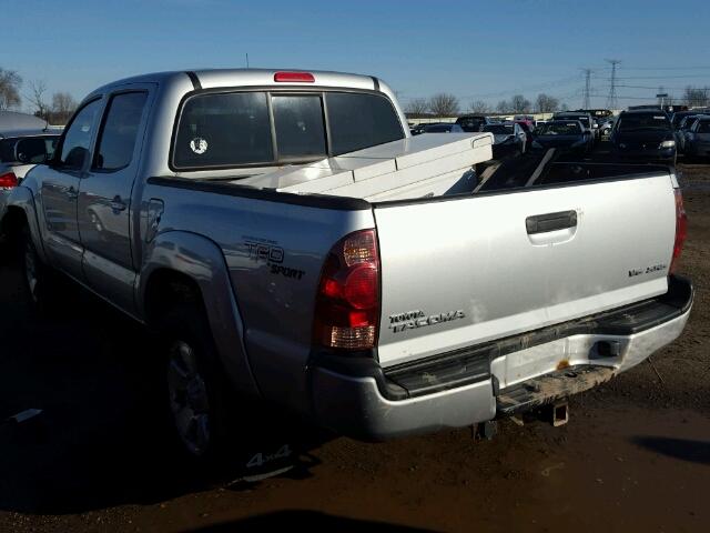 5TELU42N26Z206818 - 2006 TOYOTA TACOMA DOU SILVER photo 3