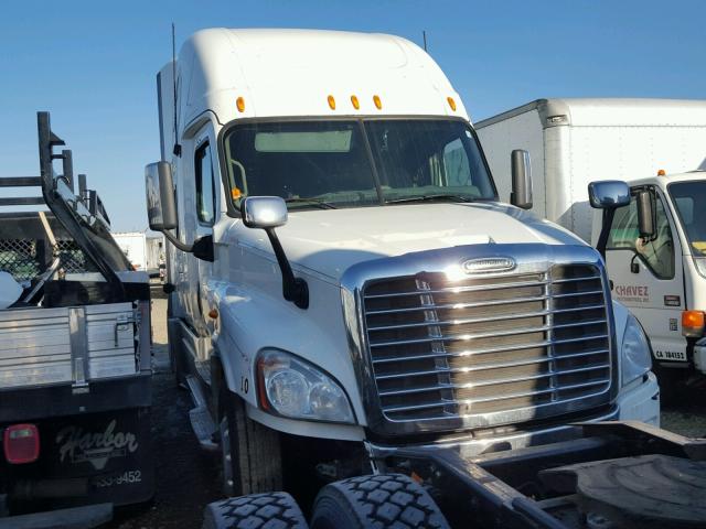 3AKJGLDR4DSFG2560 - 2013 FREIGHTLINER CASCADIA 1 WHITE photo 1