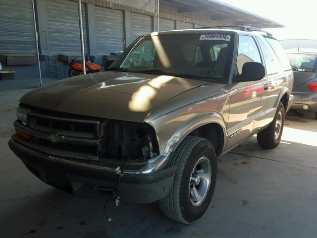 1GNCS18W51K154867 - 2001 CHEVROLET BLAZER TAN photo 2