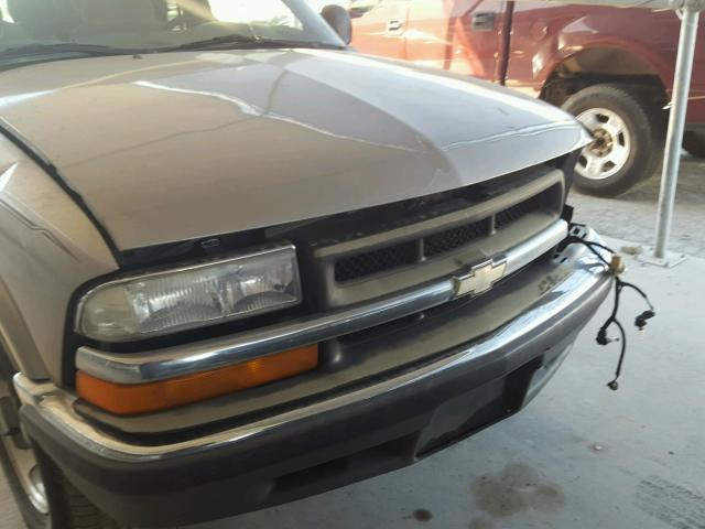 1GNCS18W51K154867 - 2001 CHEVROLET BLAZER TAN photo 9