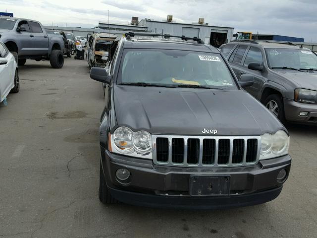 1J4HR58235C511780 - 2005 JEEP GRAND CHER GRAY photo 9