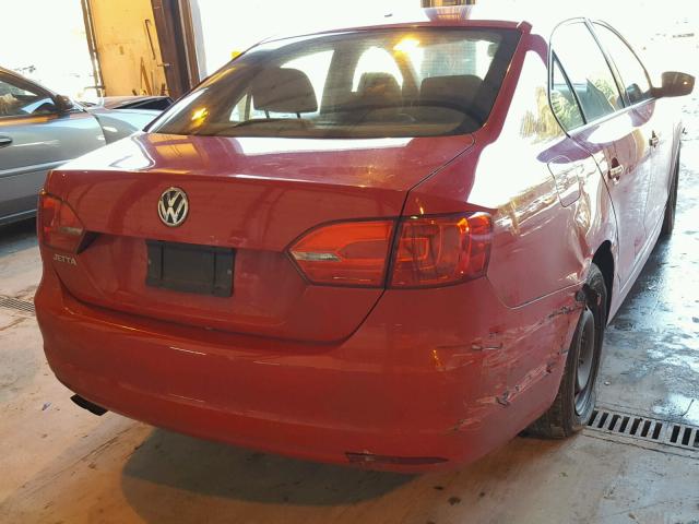 3VW1K7AJ9EM390628 - 2014 VOLKSWAGEN JETTA BASE წითელი ფოტო 4