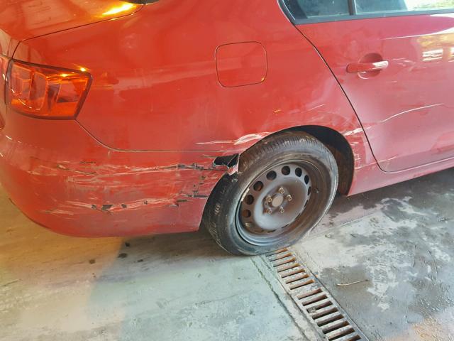 3VW1K7AJ9EM390628 - 2014 VOLKSWAGEN JETTA BASE წითელი ფოტო 9