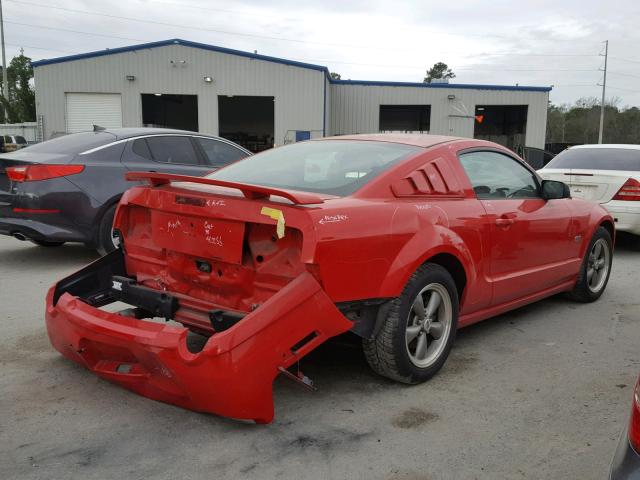 1ZVHT82H865164035 - 2006 FORD MUSTANG GT RED photo 4
