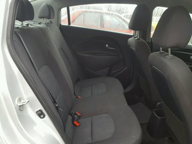 KNADM4A39F6448455 - 2015 KIA RIO LX Արծաթագույն լուսանկար 6