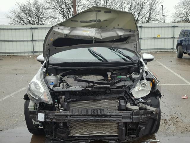 KNADM4A39F6448455 - 2015 KIA RIO LX Արծաթագույն լուսանկար 9
