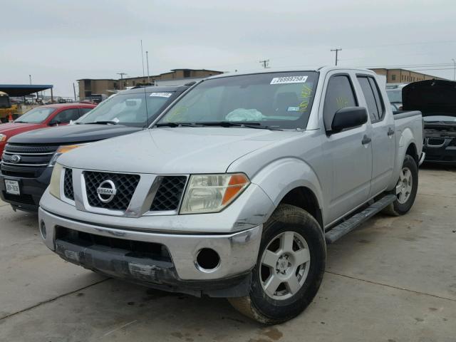 1N6AD07UX7C412269 - 2007 NISSAN FRONTIER C SILVER photo 2
